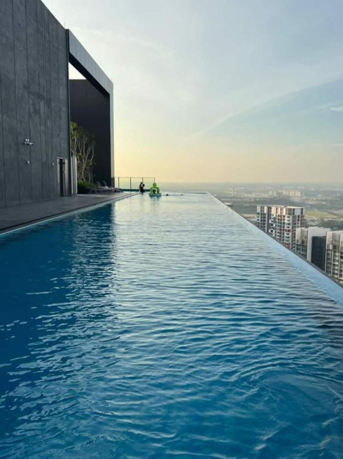 Sky Pool 4 Star Hotel Grade Stay In I-City Shah Alam Eksteriør bilde